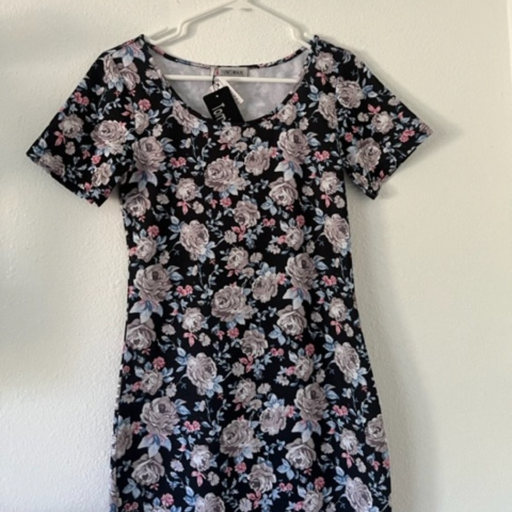 NWT Toms Bodycon Dress Pinks Blues Greys on Black Elegant Floral Size M - Picture 6 of 11